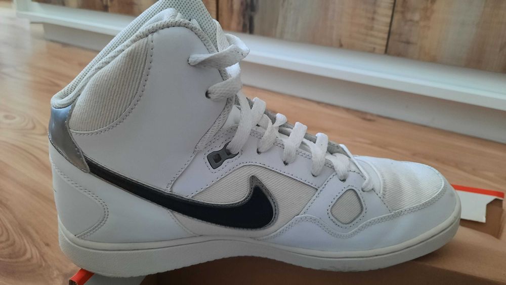 Nike Son of force mid white