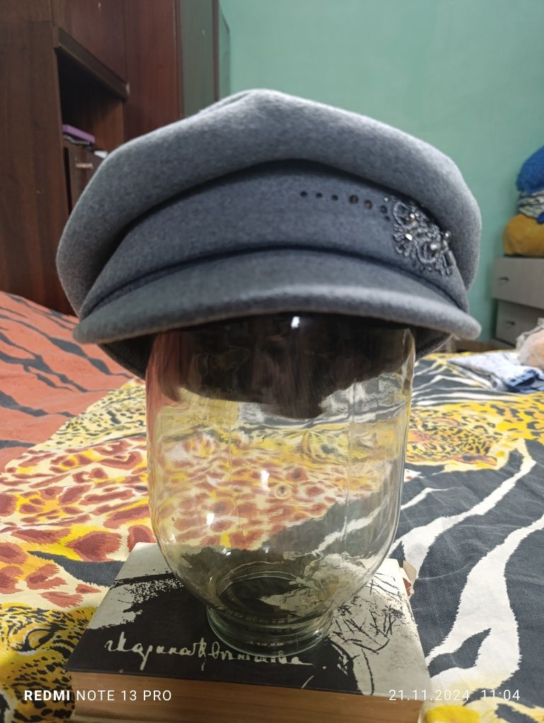 Шапки зимние...б/у