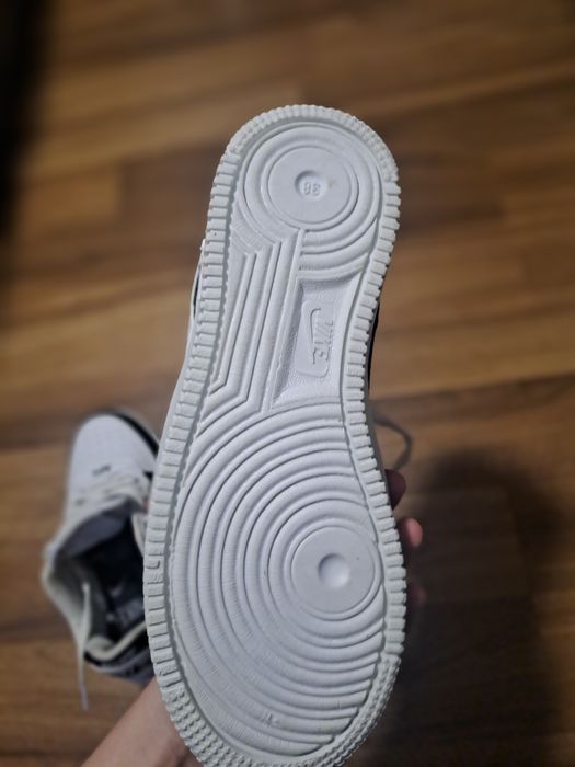 2 perechi de adidași