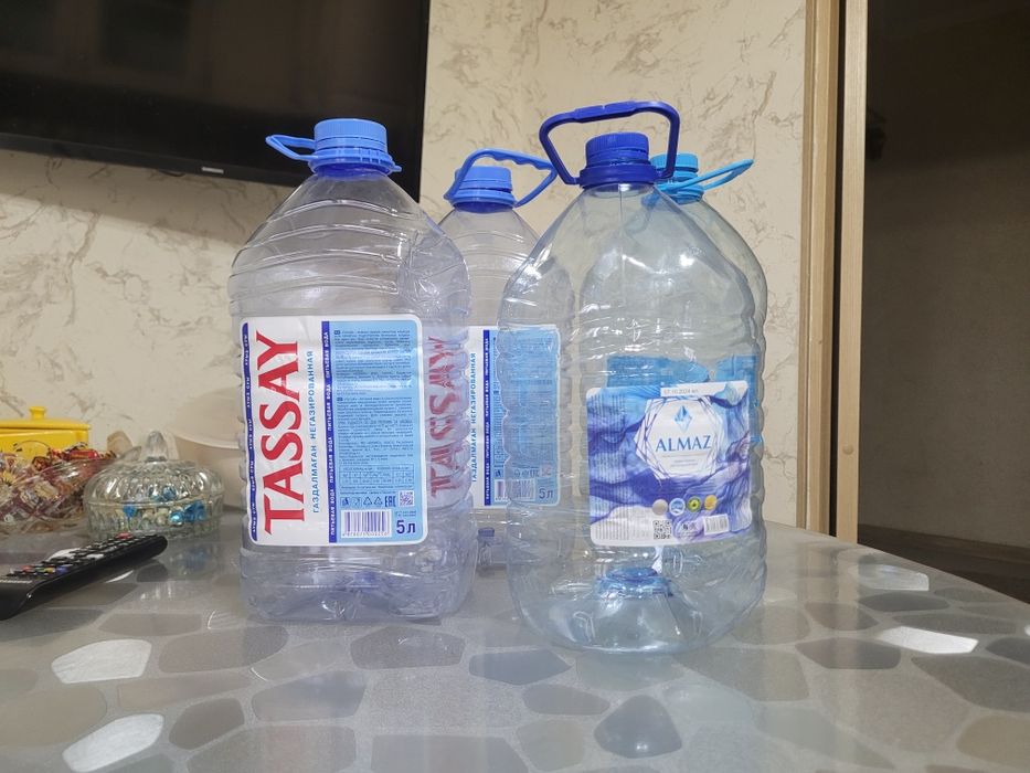 Баклажки 5 литровые продам.