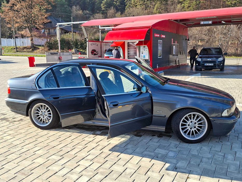 BMW e39 523i individual