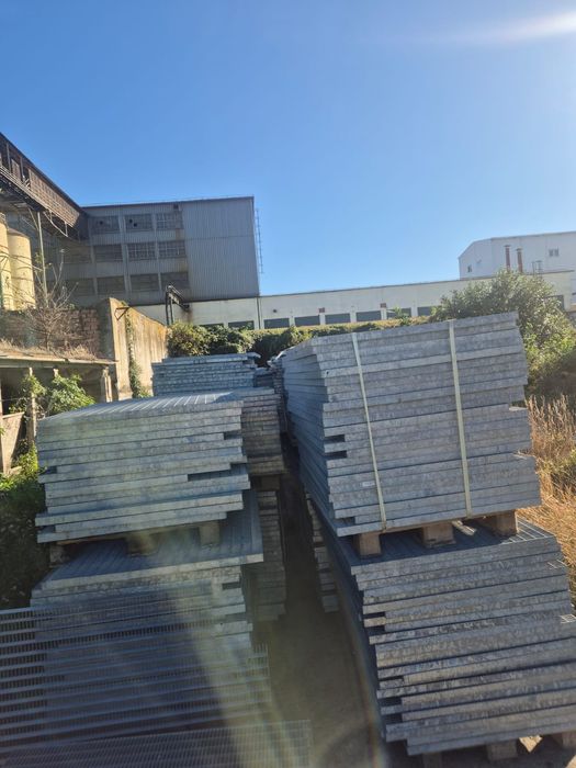 Grătare zincate pentru podete si trepte