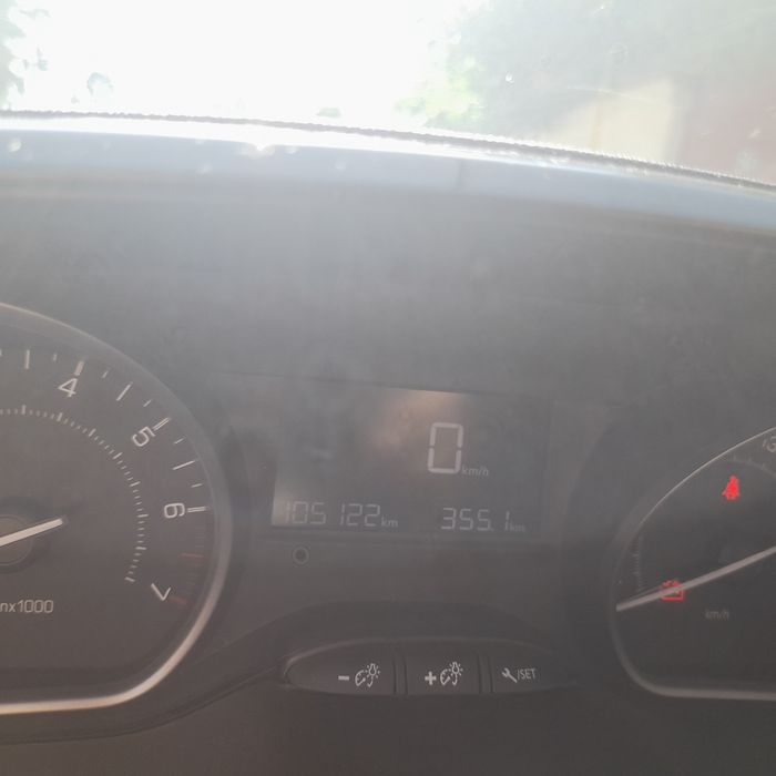 Vand Peugeot 2008 an 2016 / euro 6 / km 105.000 .