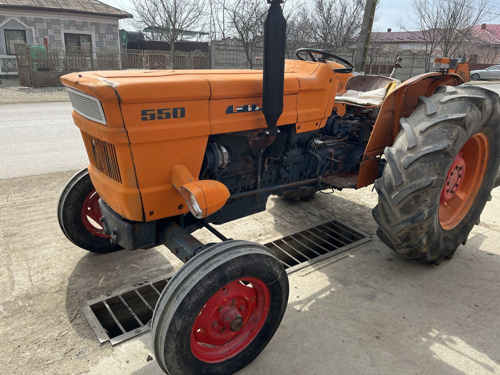 Tractor Fiat 550