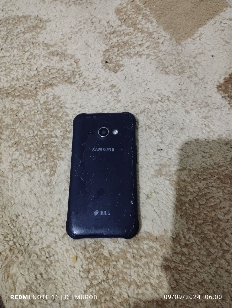 Ayfon 5 s Samsung j 1 ace Samsung tab 4 sotiladi