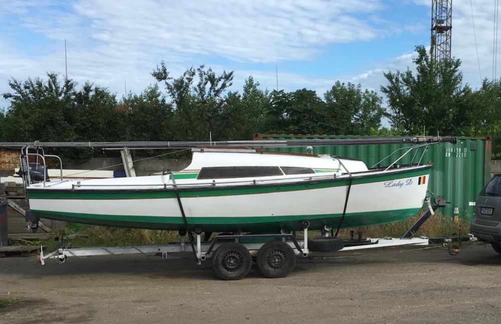 Vand/schimb(auto) velier Belugga 690 si peridoc