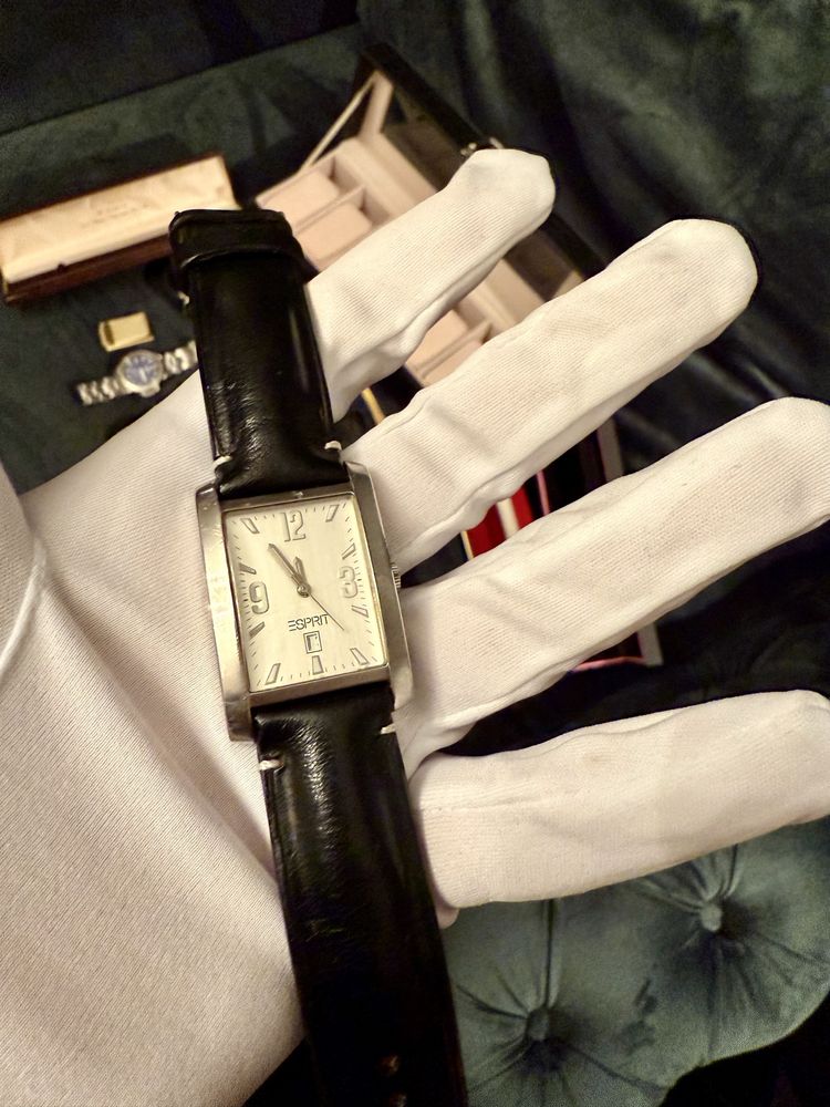 Часовници, Omega, Seiko, Orient, Citizen, Rolex, P. Hiwitt, Fossil, DG