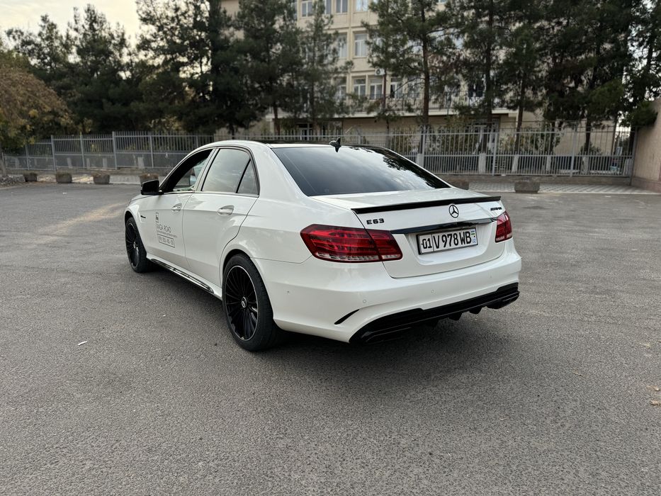 Mercedes E212 5.5 M273