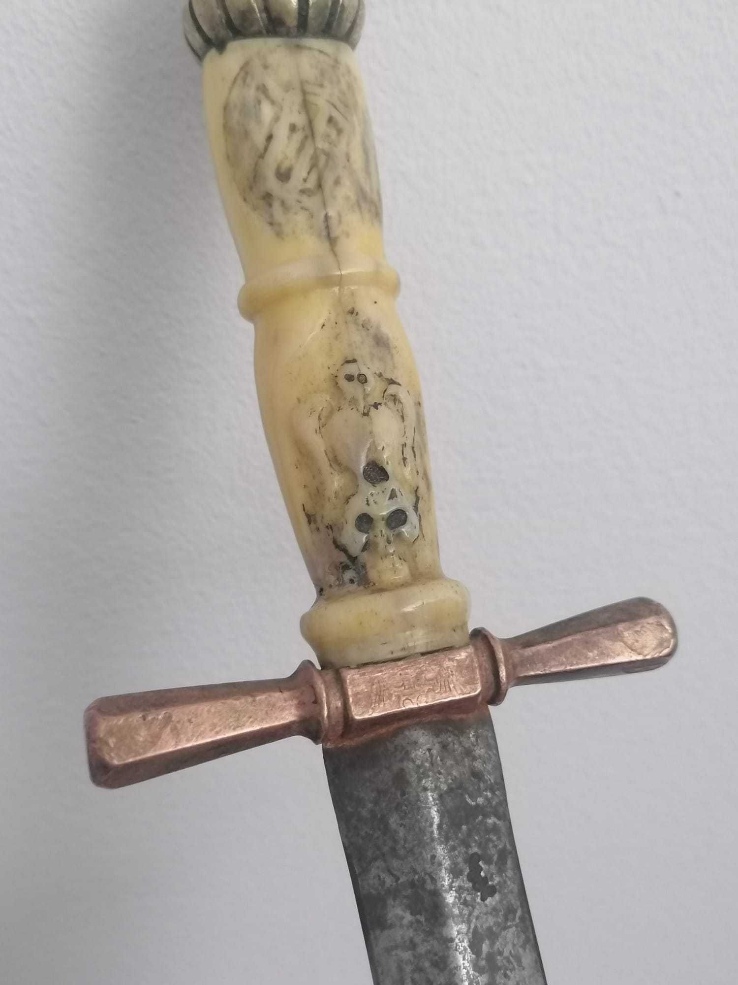 Pumnal vintage italian din Lombardia