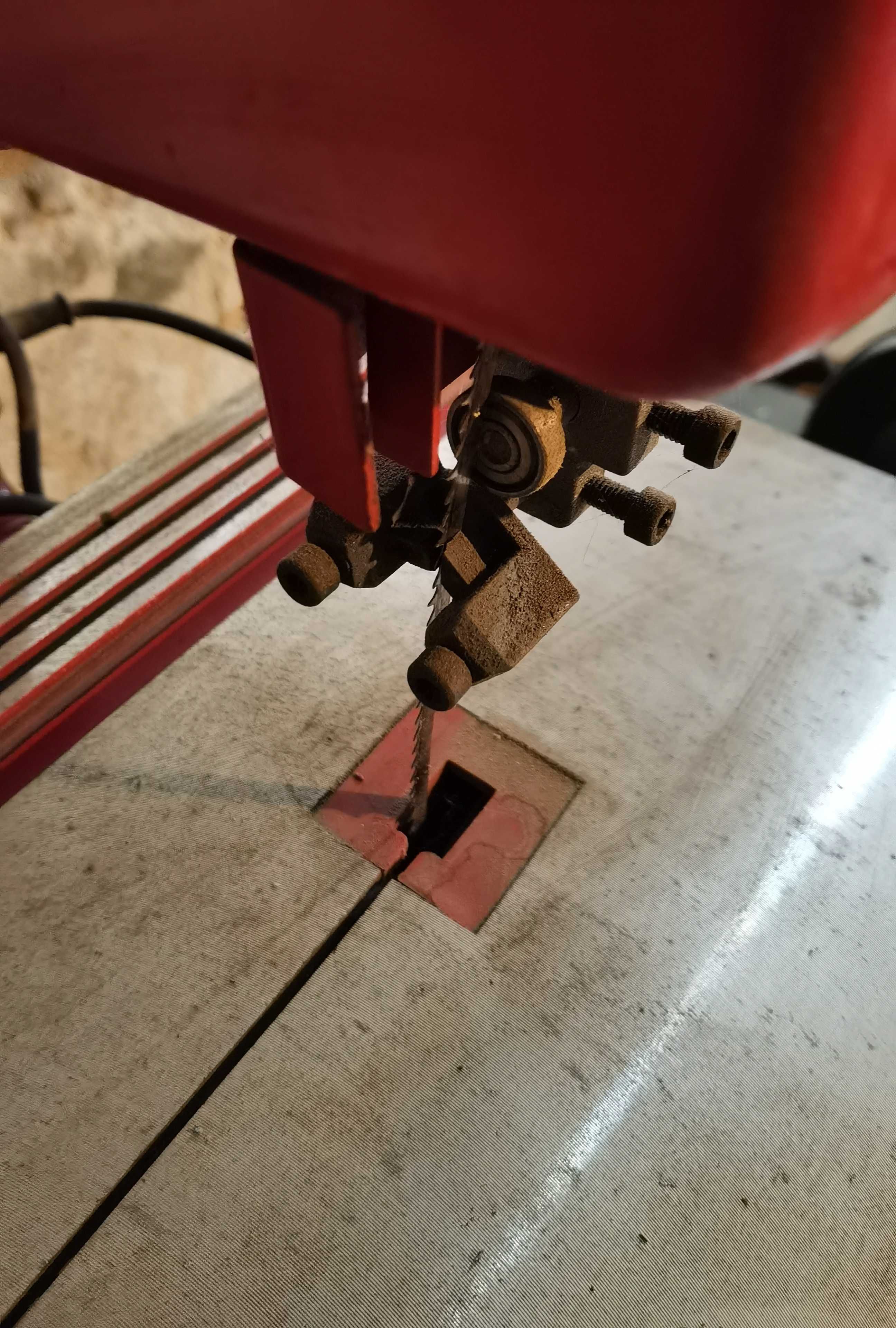 Висококачествен лентов трион, банциг BAND SAW RD-BS17 от RAIDER