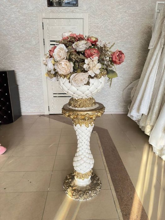 Стойка искусственных цветов