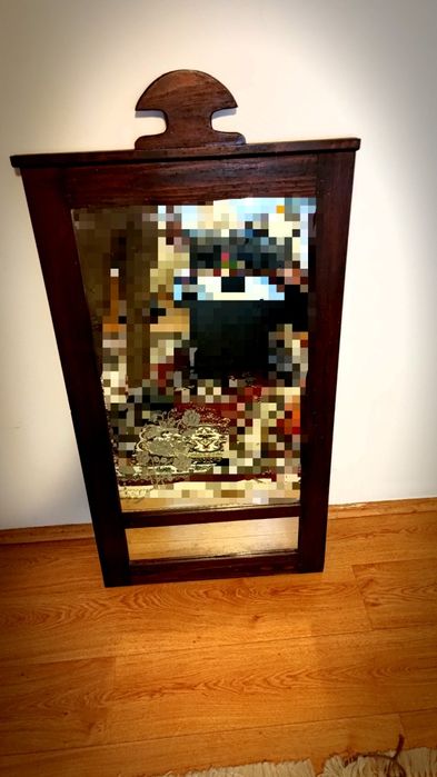 Vând oglinda vintage