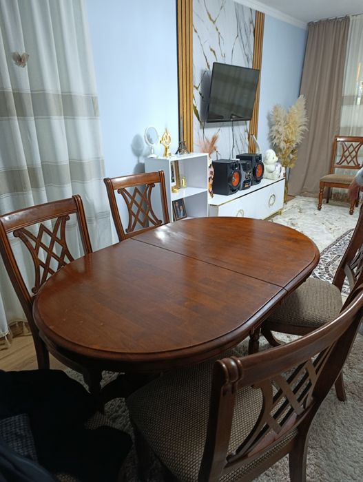 Стол с стульями производства Малайзия