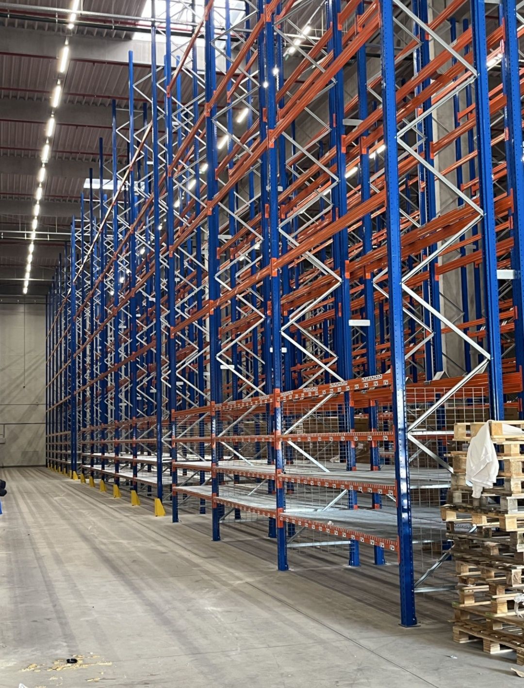 Rafturi metalice profesionale
