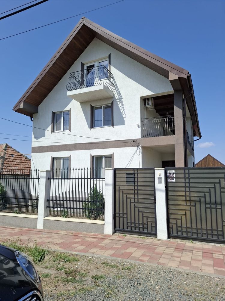 Vând/Schimb vila moderna Sannicolau Mare-Apartament 3 camere TM