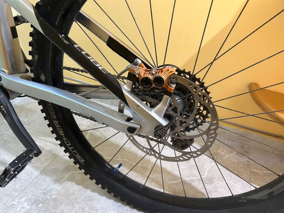 Продавам cube stereo 2020г