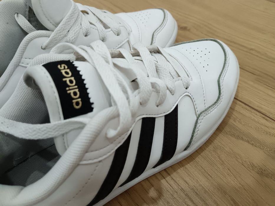 Adidași adidas originali Nr 36,5 piele in perfecta stare