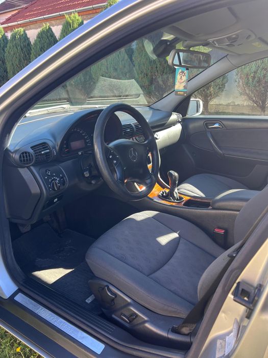 Mercedes-Benz C 220