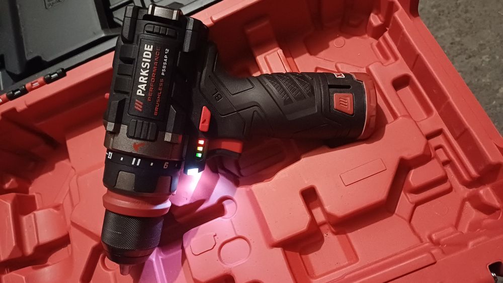 Bormasină Percuție PARKSIDE 12V noua garanție