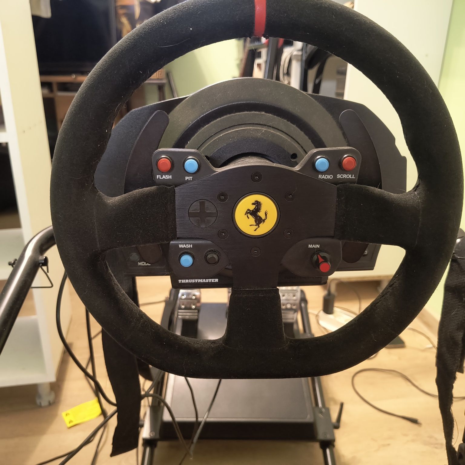 T300 волан със кокпит racing gt (sim rig