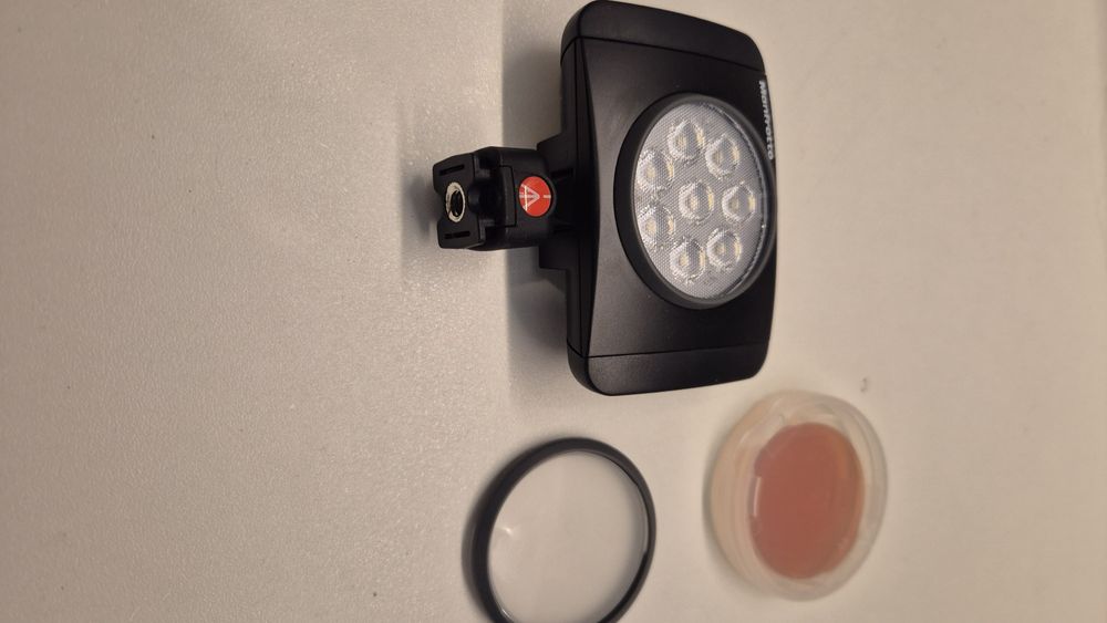 Lampa videoproiector pt.dslr manfrotto.
