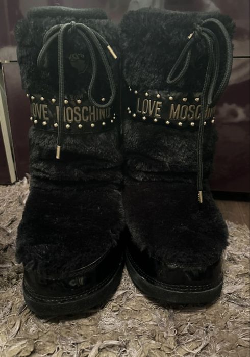 Incaltari iarna love moschino