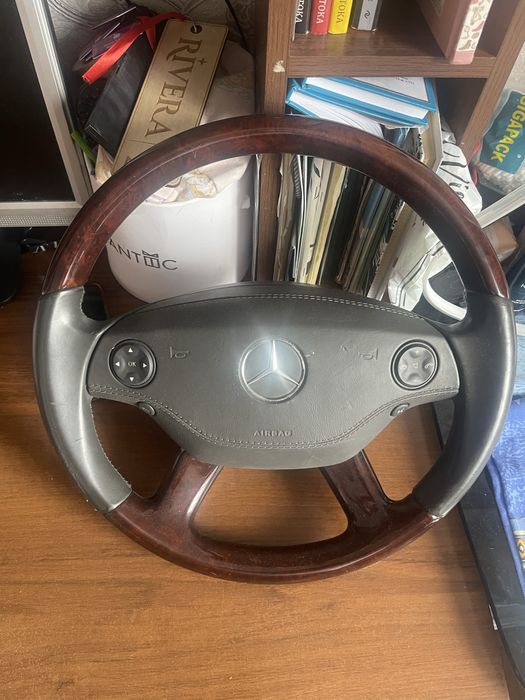 Продам руль на мерседес S221
