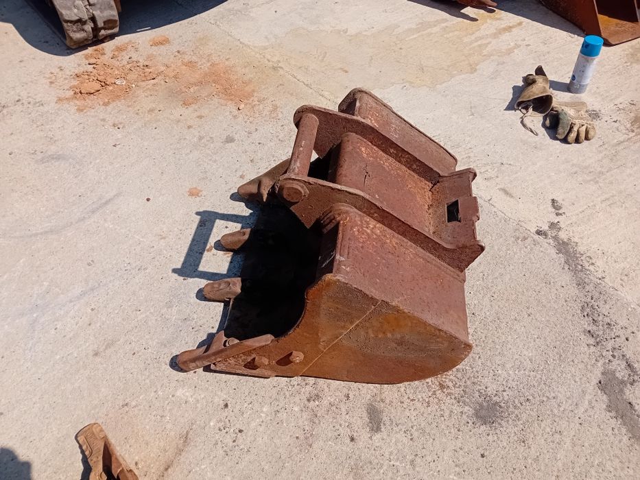 Cupa 60 cm miniexcavator 2.5 2.7 tone