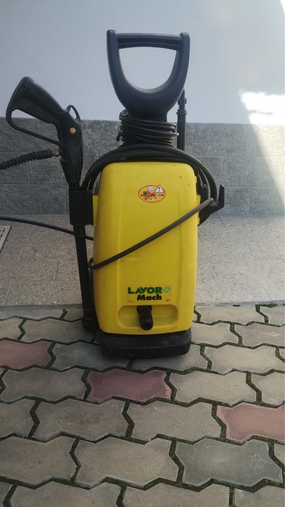 Vand aparat de curatat cu presiune