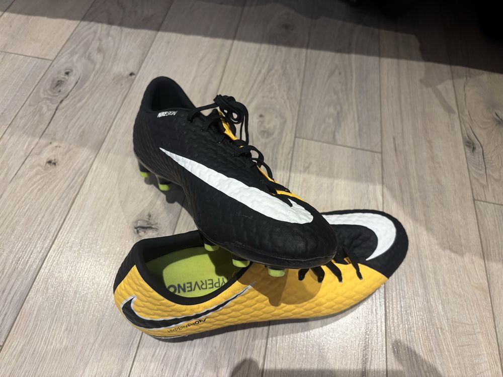 Чисто нови бутонки nike