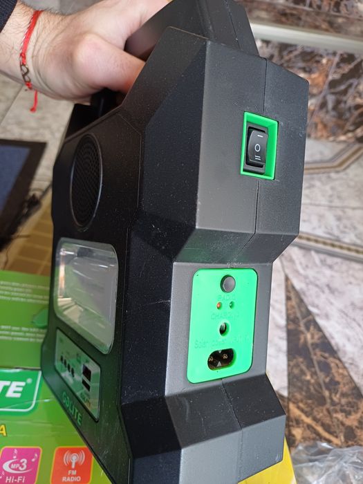 Kit solar portabil USB , Bluethoot , radio FM , 3 becuri + lampă solar