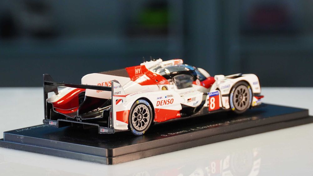 Toyota TS050 Hybrid 2.4L Turbo V6  - Spark/ Hachette 1:43