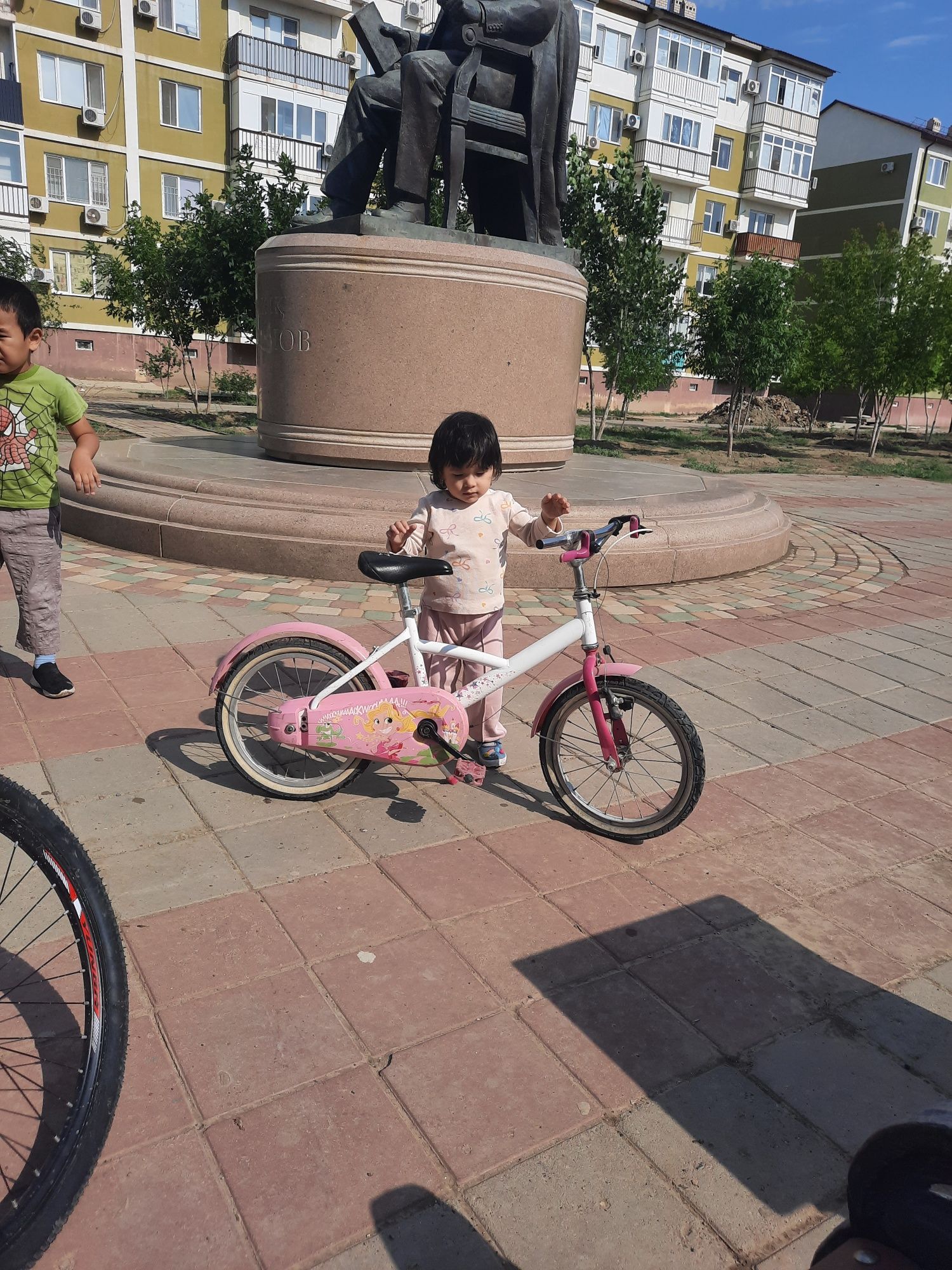 Велосипед для девочки 4-7 лет