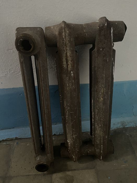 Продам чугунные батареи