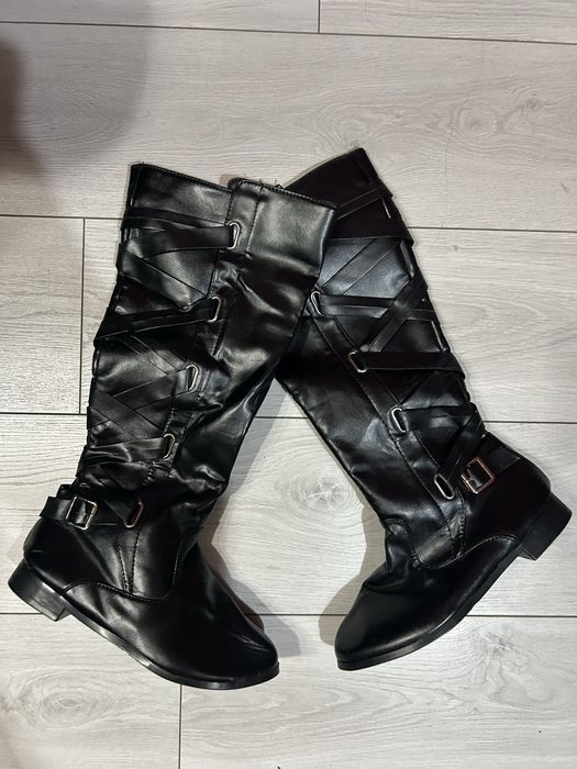 Дамски кожени ботуши