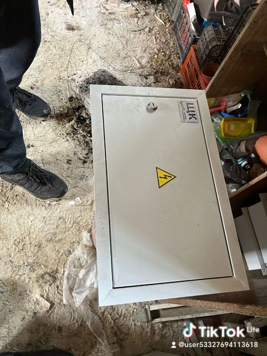 Продам щиток квартирный