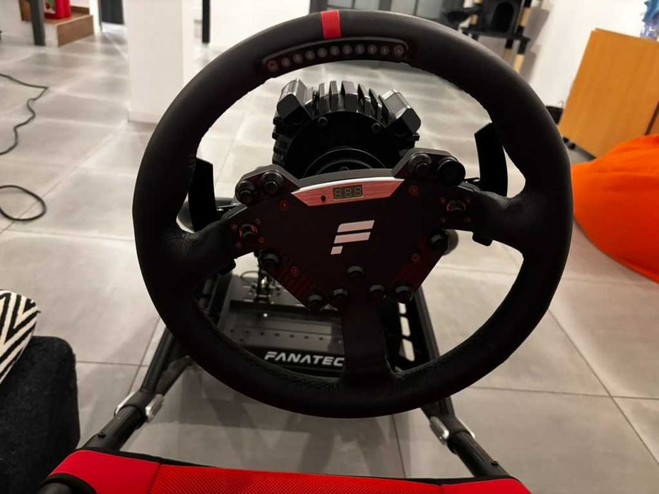 Simulator Fanatec DD Pro 8Nm + Playseat Trophy Red