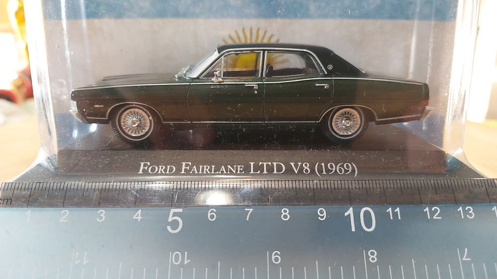 Ford Fairlane LTD V8 1969. Цена: 30лв. Метал и пластмаса. В опаковка.