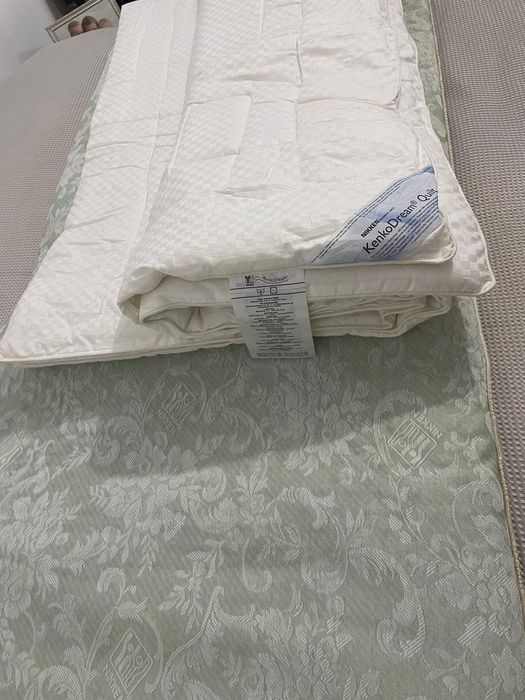 Vând saltea pătură și perna noi