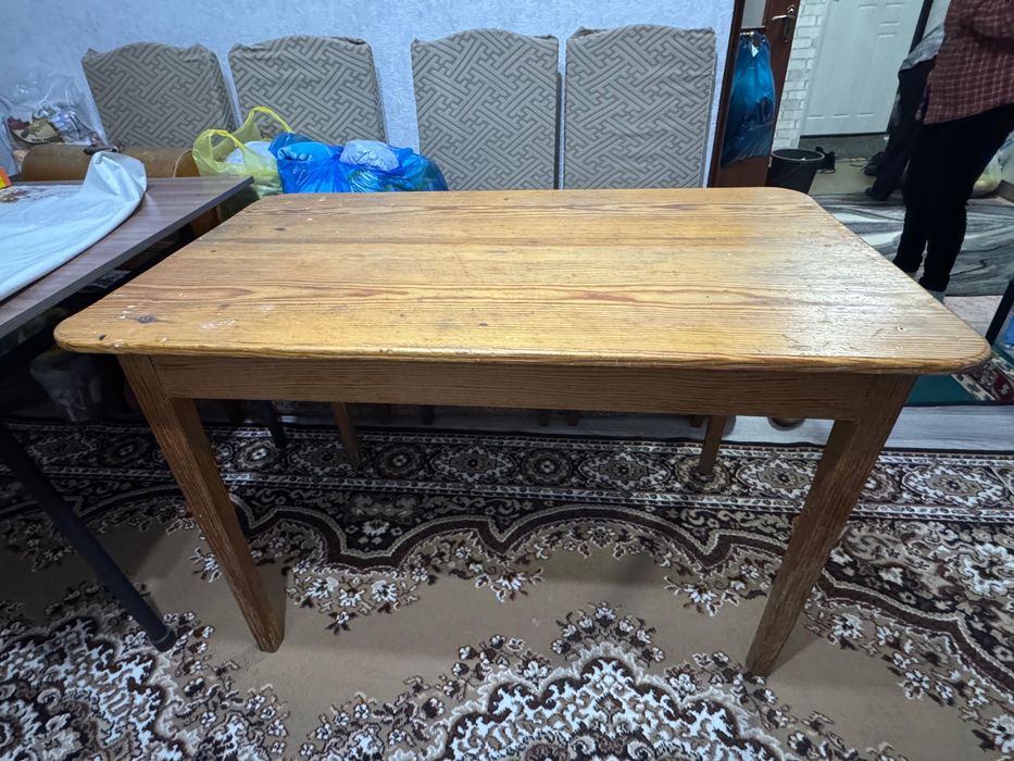 Продам кухонный стол