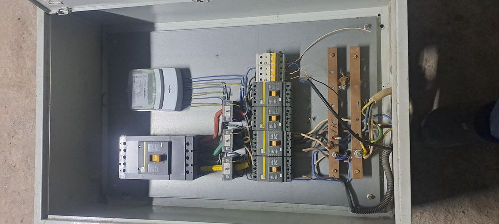 Электрощит в сборе