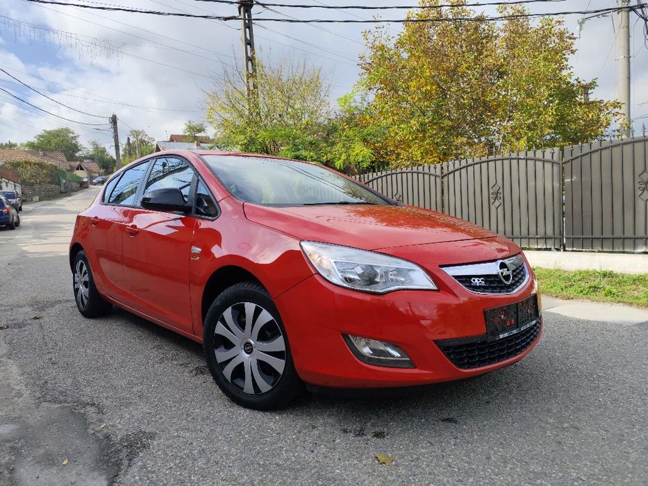 Opel Astra J an 2010 motor 1.4 benzina (clasic)86 cai /clima/Euro 5