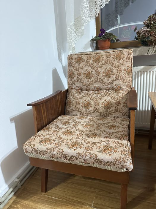 Vand fotoliu vintage in stare buna