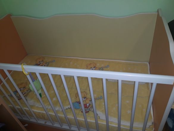 Продава - Бебешко легло