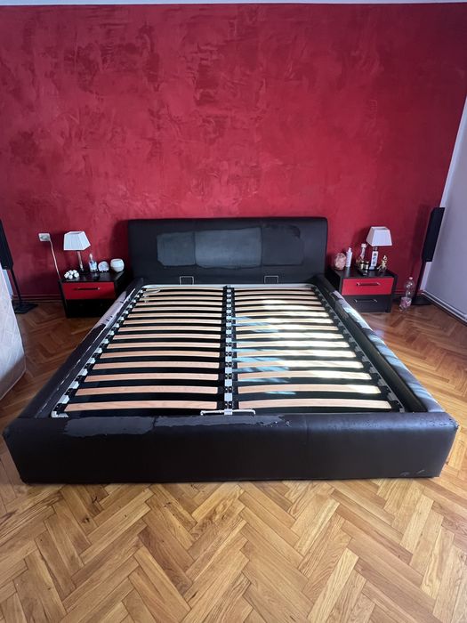 Vând pat dormitor + somieră și ladă de depozitare necesită retapițare