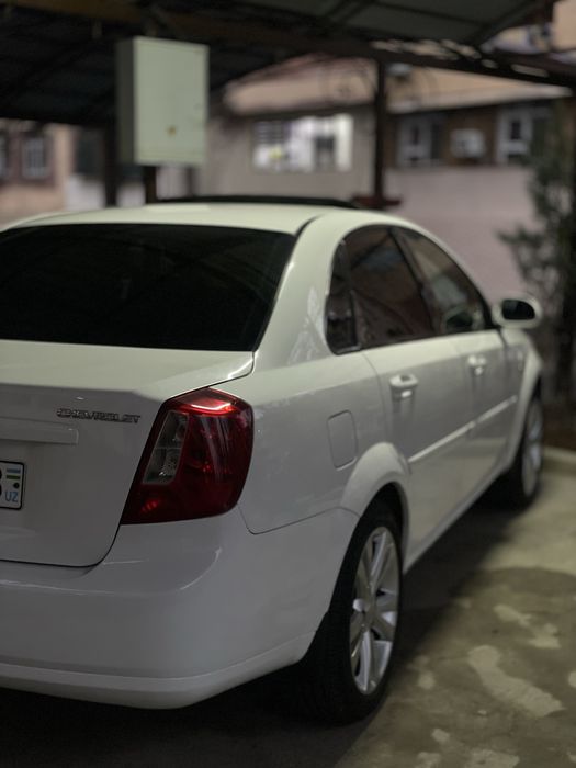 Lasetti 2012 3 poz gazi bor petno bor kichkina 2 ta