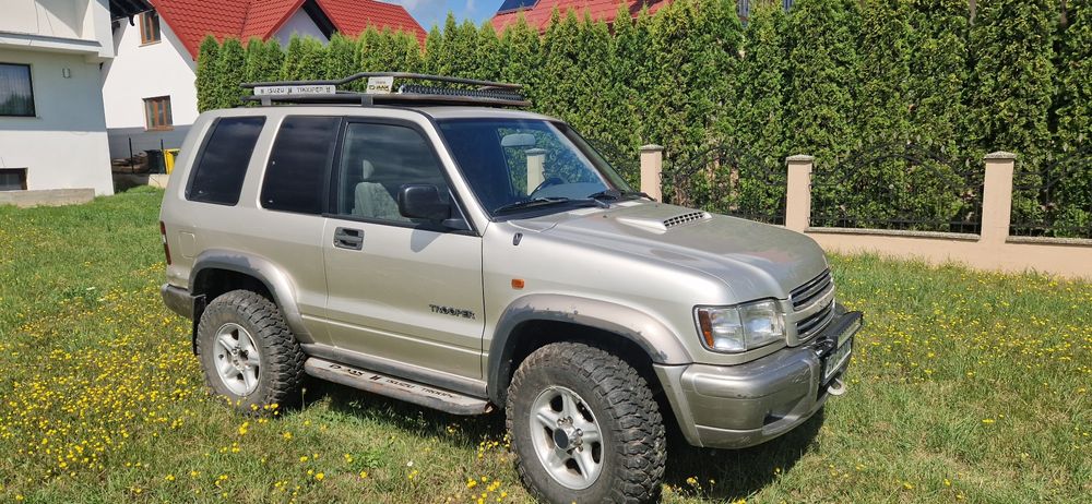 Isuzu trooper 2002 Nissan Toyota