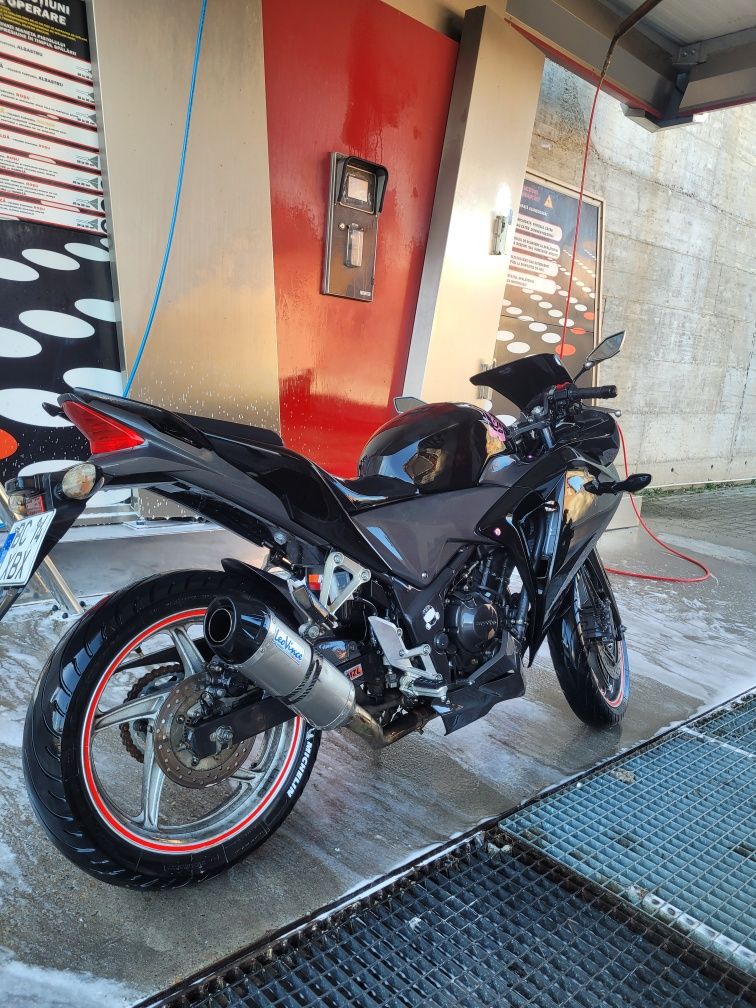 Honda cbr 250 din 2011
