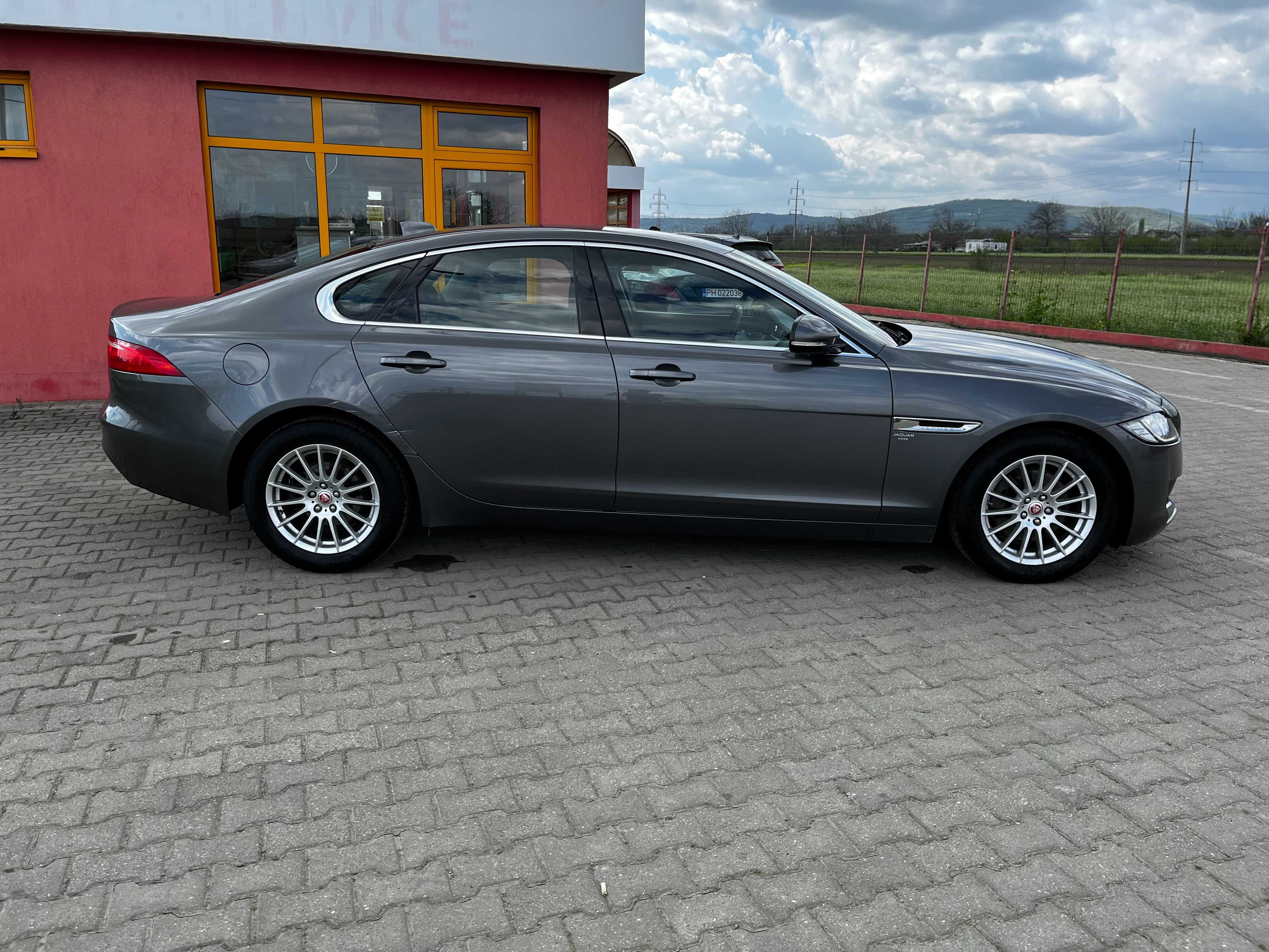 Jaguar XF 2.0 D E-Performance Aut. LED-Xenon Leather Navi KeylessGo