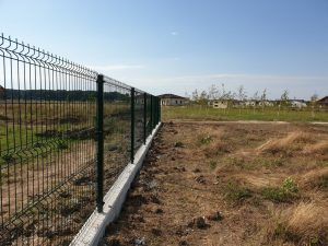 Garduri și porti din plasa bordurată